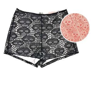 Modern lux skull shorts women’s size medium orange cream double layer elastic @